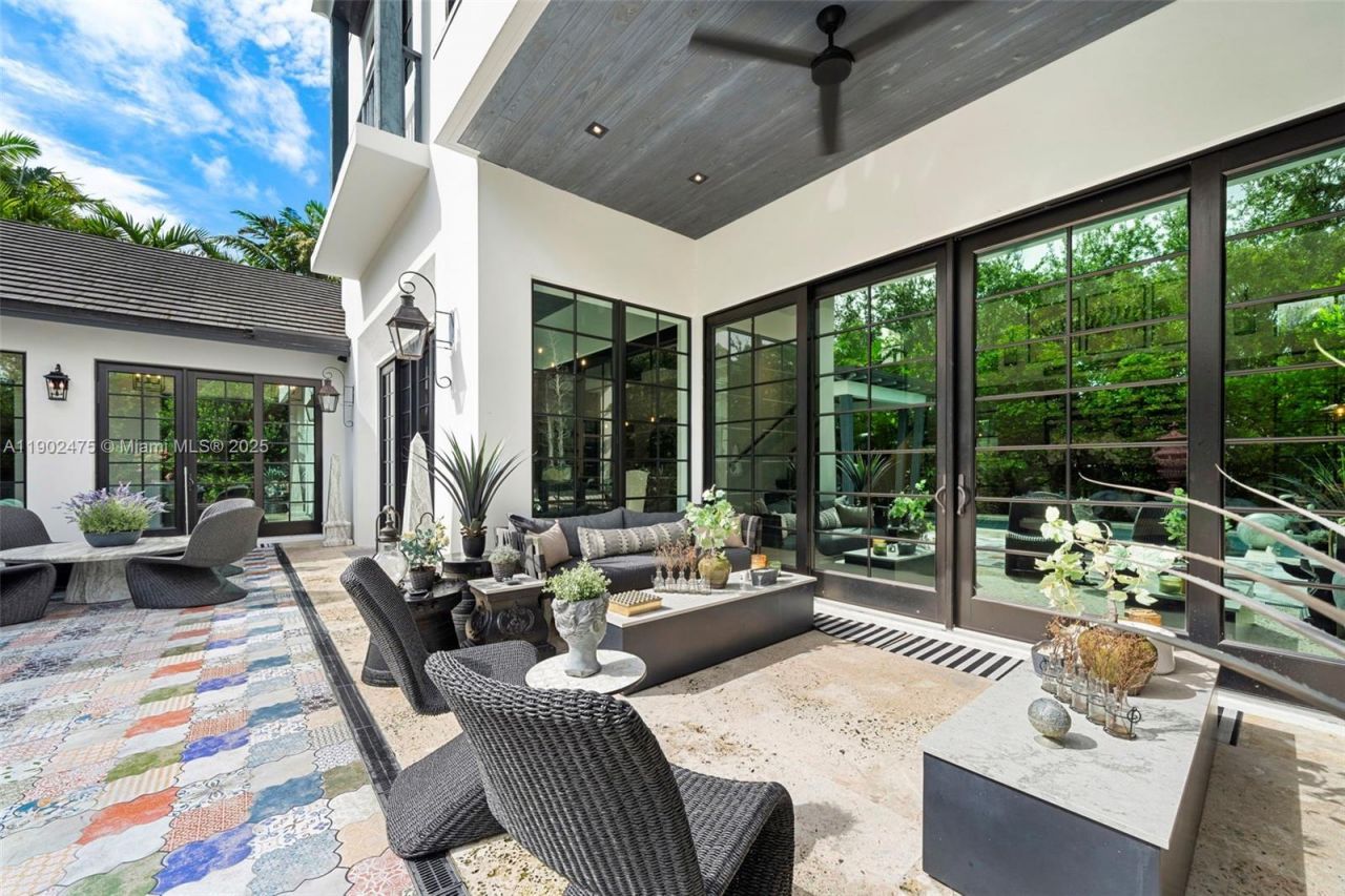 590 NE 59th St, Miami, FL 33137 Photo