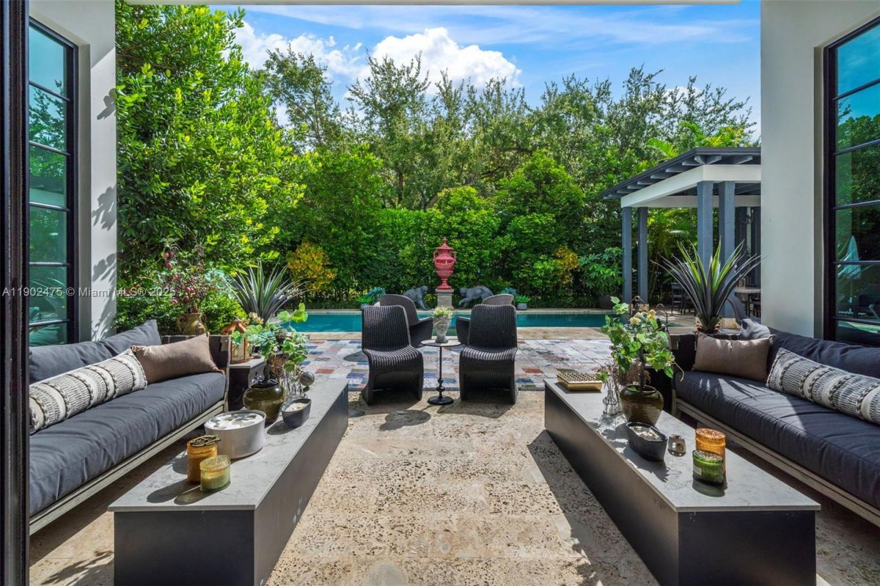 590 NE 59th St, Miami, FL 33137 Photo