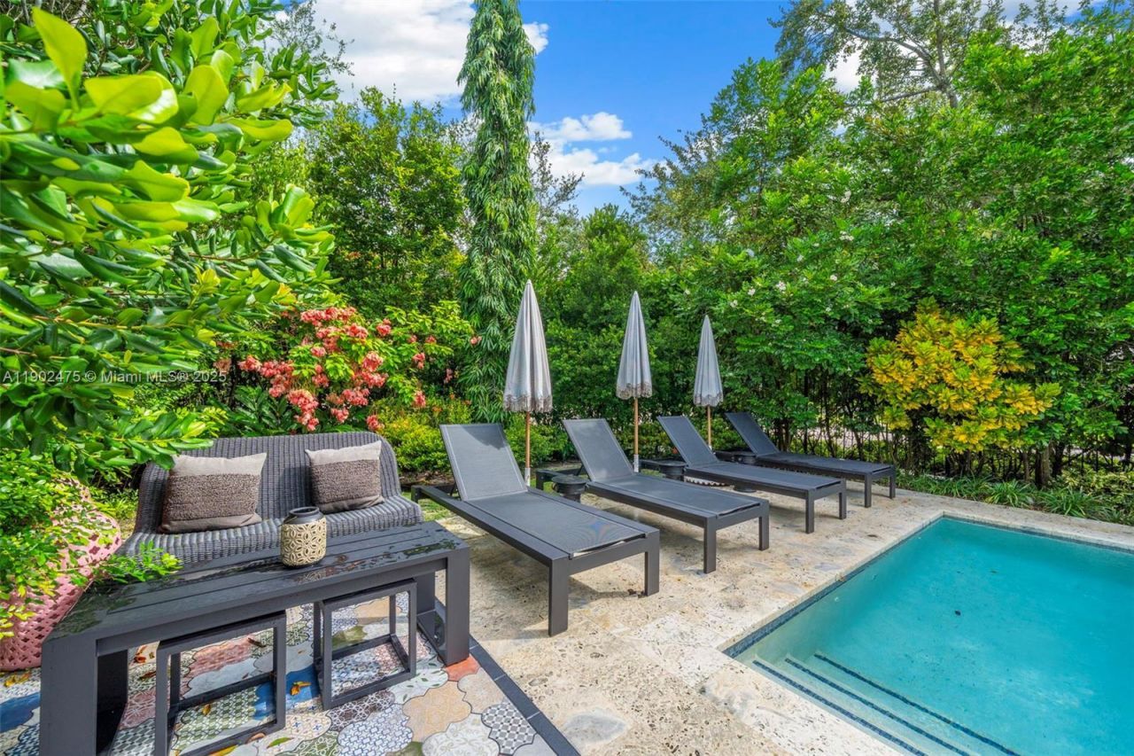 590 NE 59th St, Miami, FL 33137 Photo