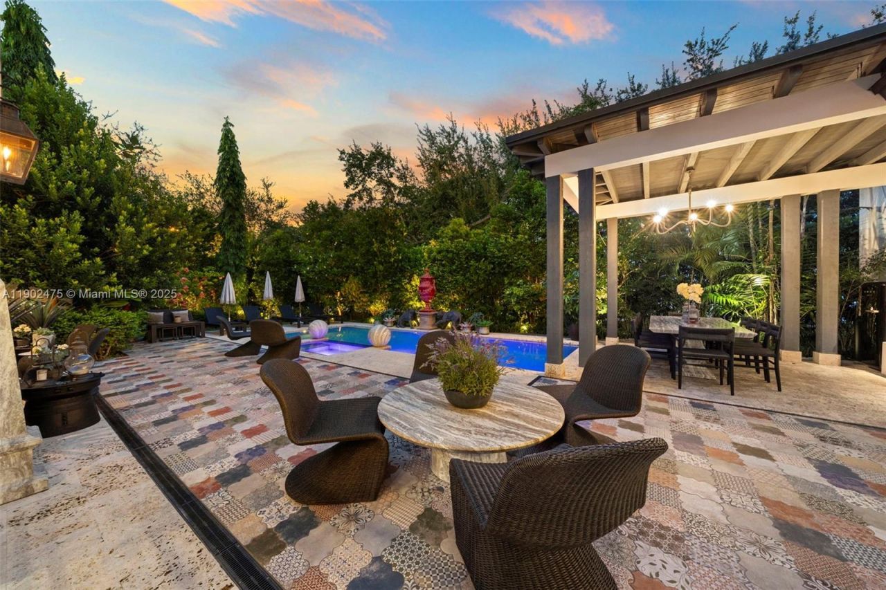 590 NE 59th St, Miami, FL 33137 Photo