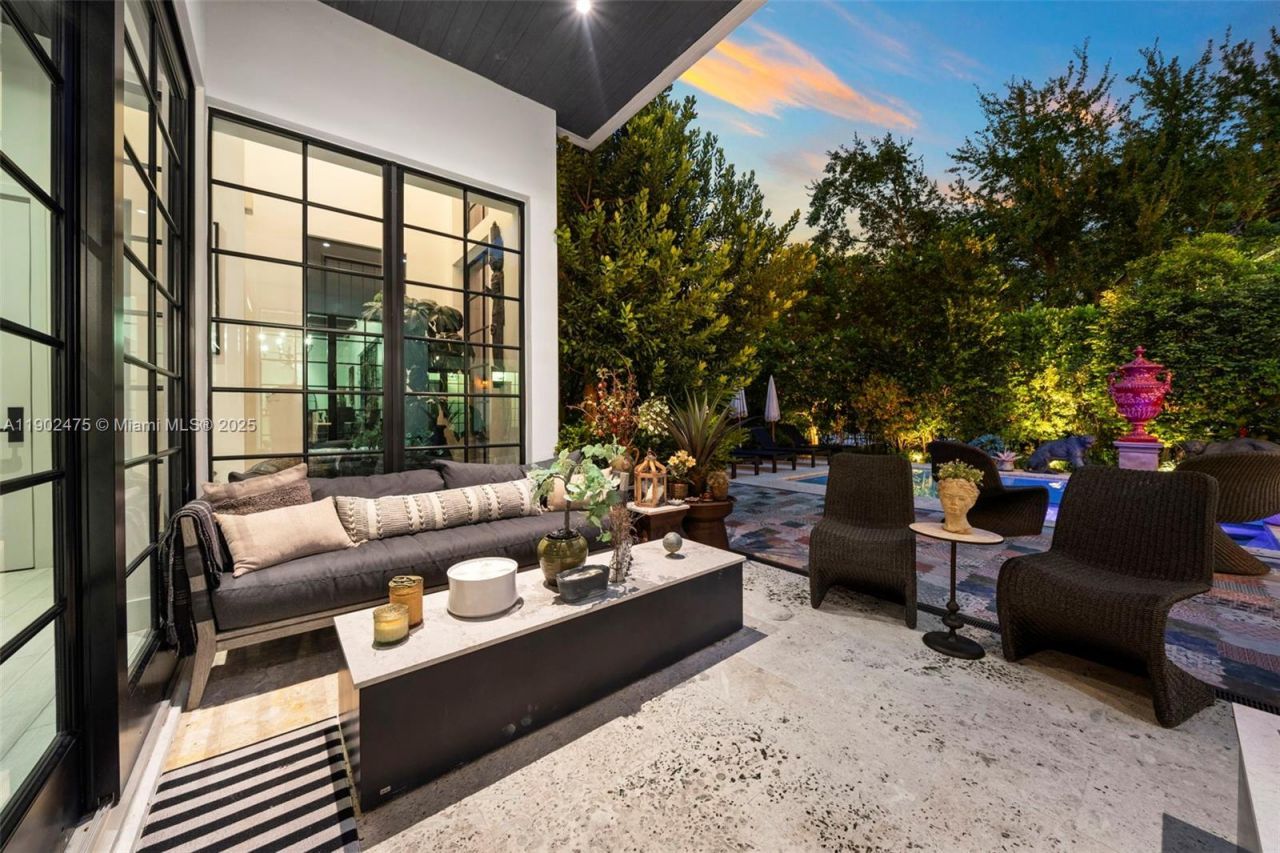 590 NE 59th St, Miami, FL 33137 Photo