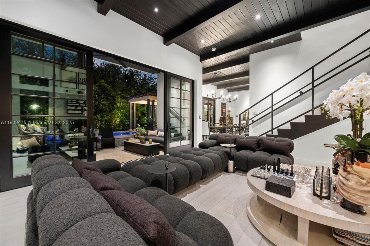 590 NE 59th St, Miami, FL 33137 Photo