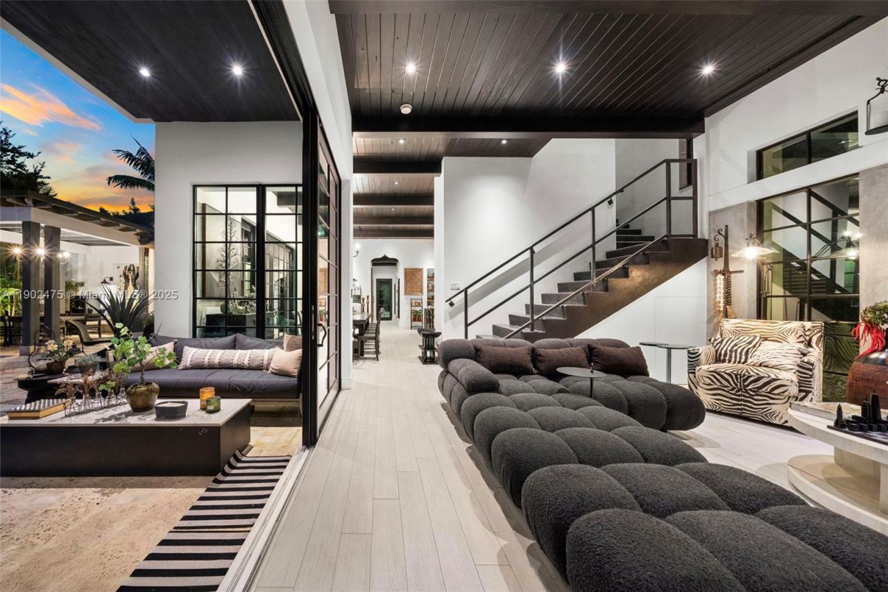 590 NE 59th St, Miami, FL 33137 Photo