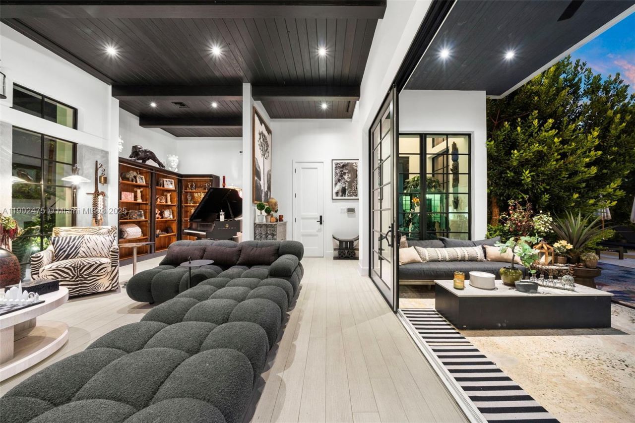 590 NE 59th St, Miami, FL 33137 Photo