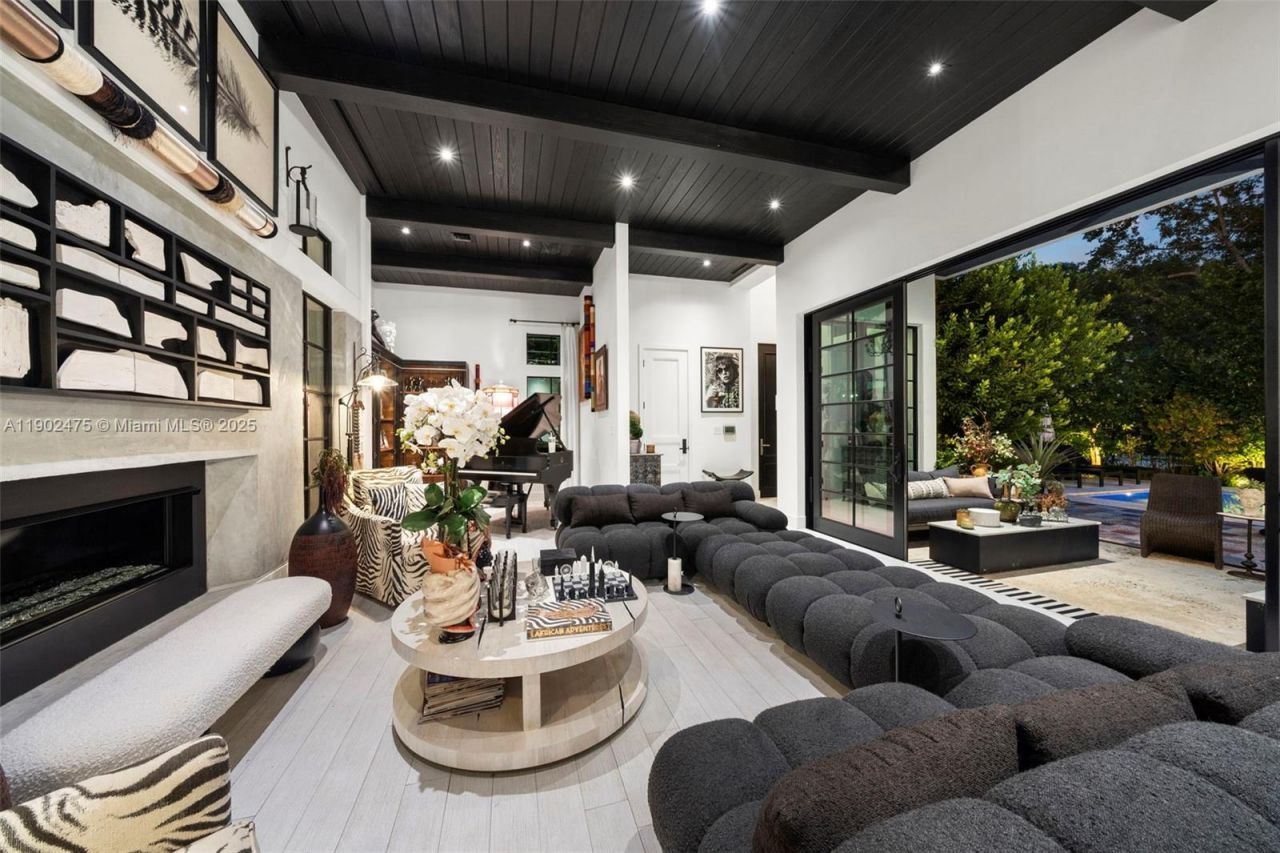 590 NE 59th St, Miami, FL 33137 Photo