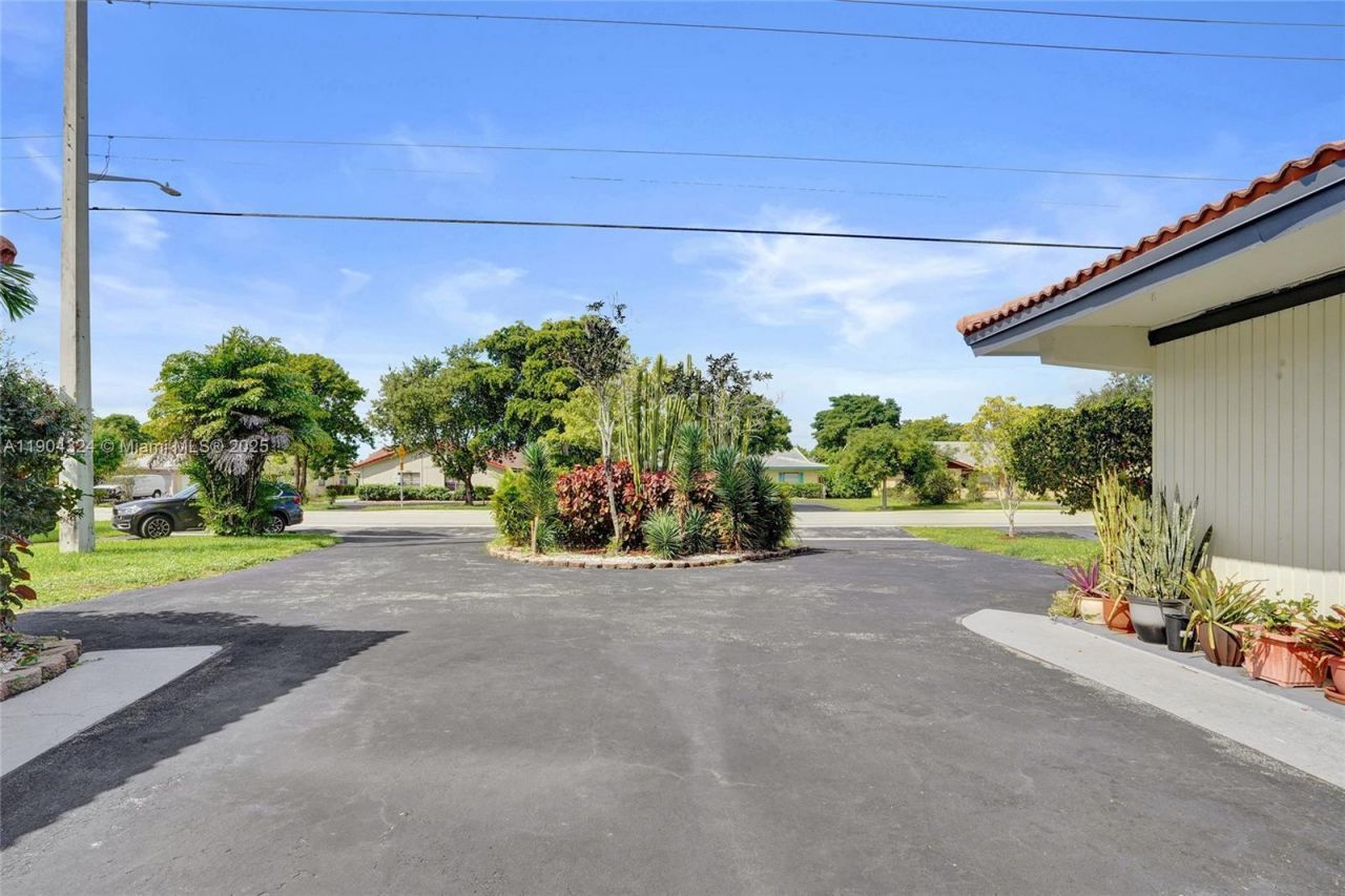 3941 NW 110th Ave, Coral Springs, FL 33065 Photo
