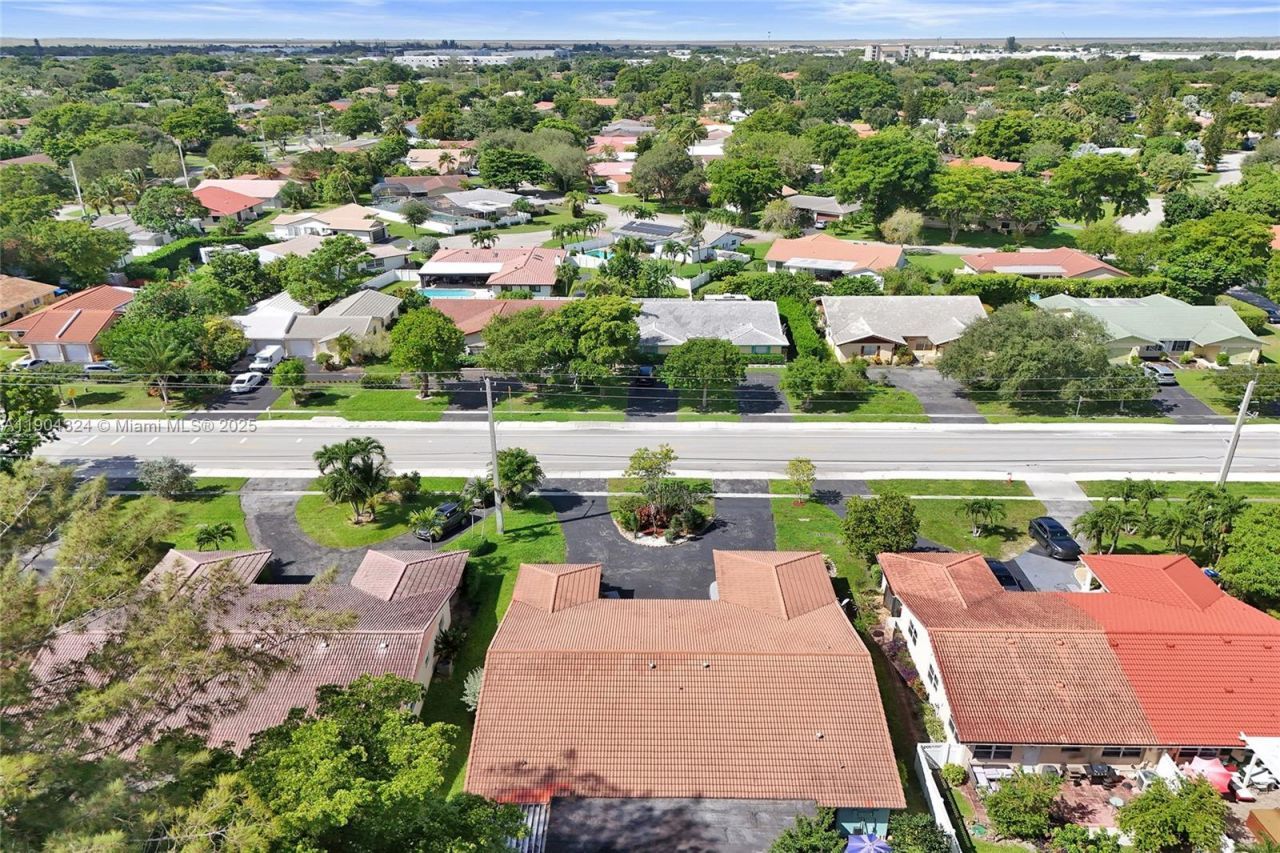 3941 NW 110th Ave, Coral Springs, FL 33065 Photo