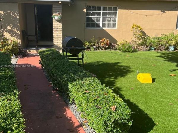 665 NW 153rd St, Miami, FL 33169