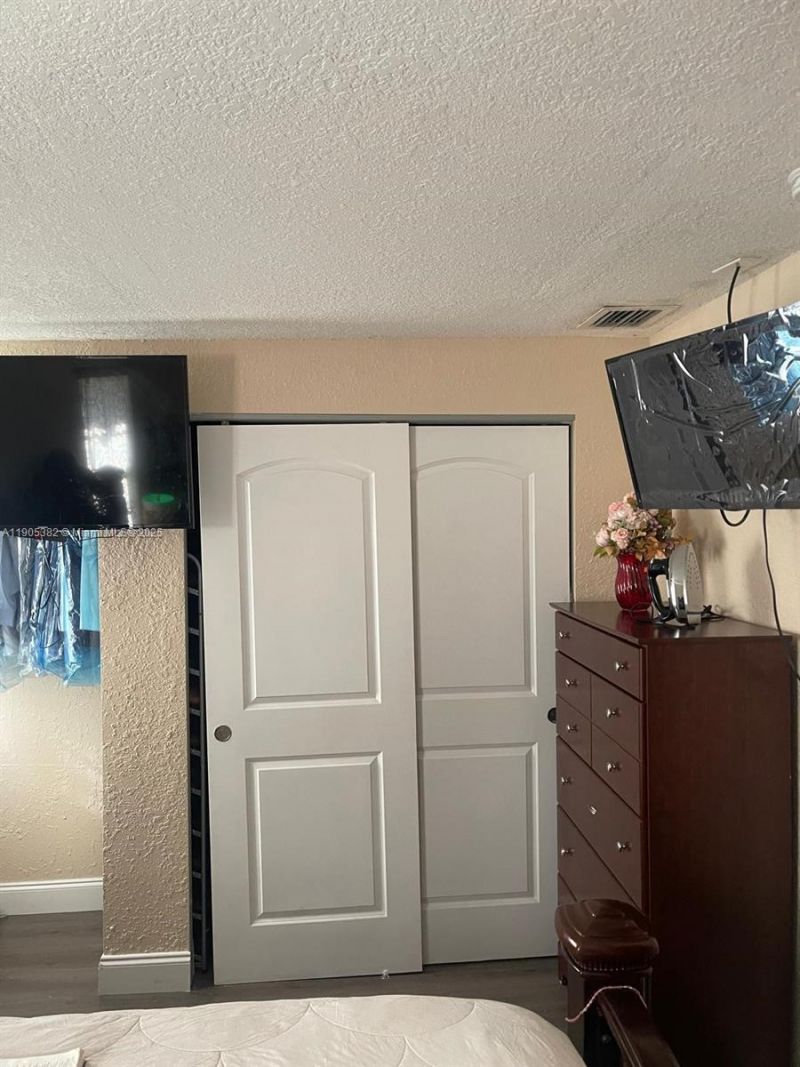 665 NW 153rd St, Miami, FL 33169 Photo