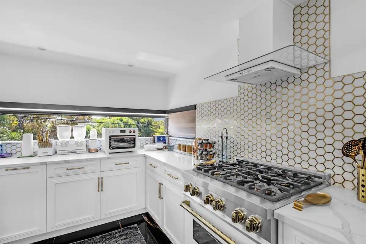 32 N Bounty Ln, Unit 32, Key Largo, FL 33037 Photo