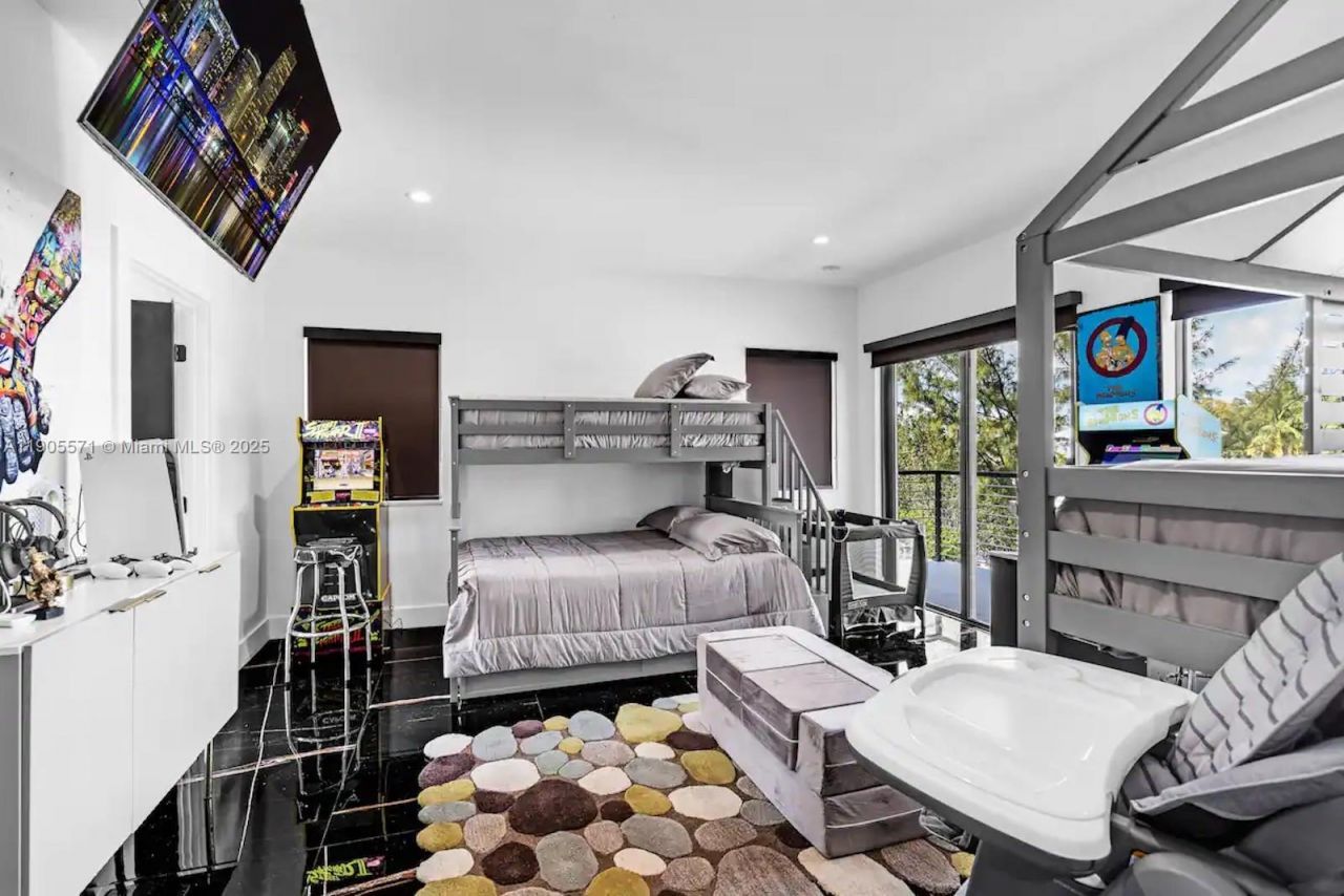 32 N Bounty Ln, Unit 32, Key Largo, FL 33037 Photo