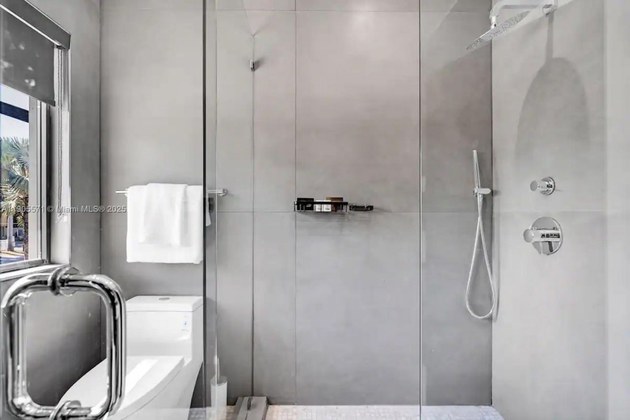 32 N Bounty Ln, Unit 32, Key Largo, FL 33037 Photo