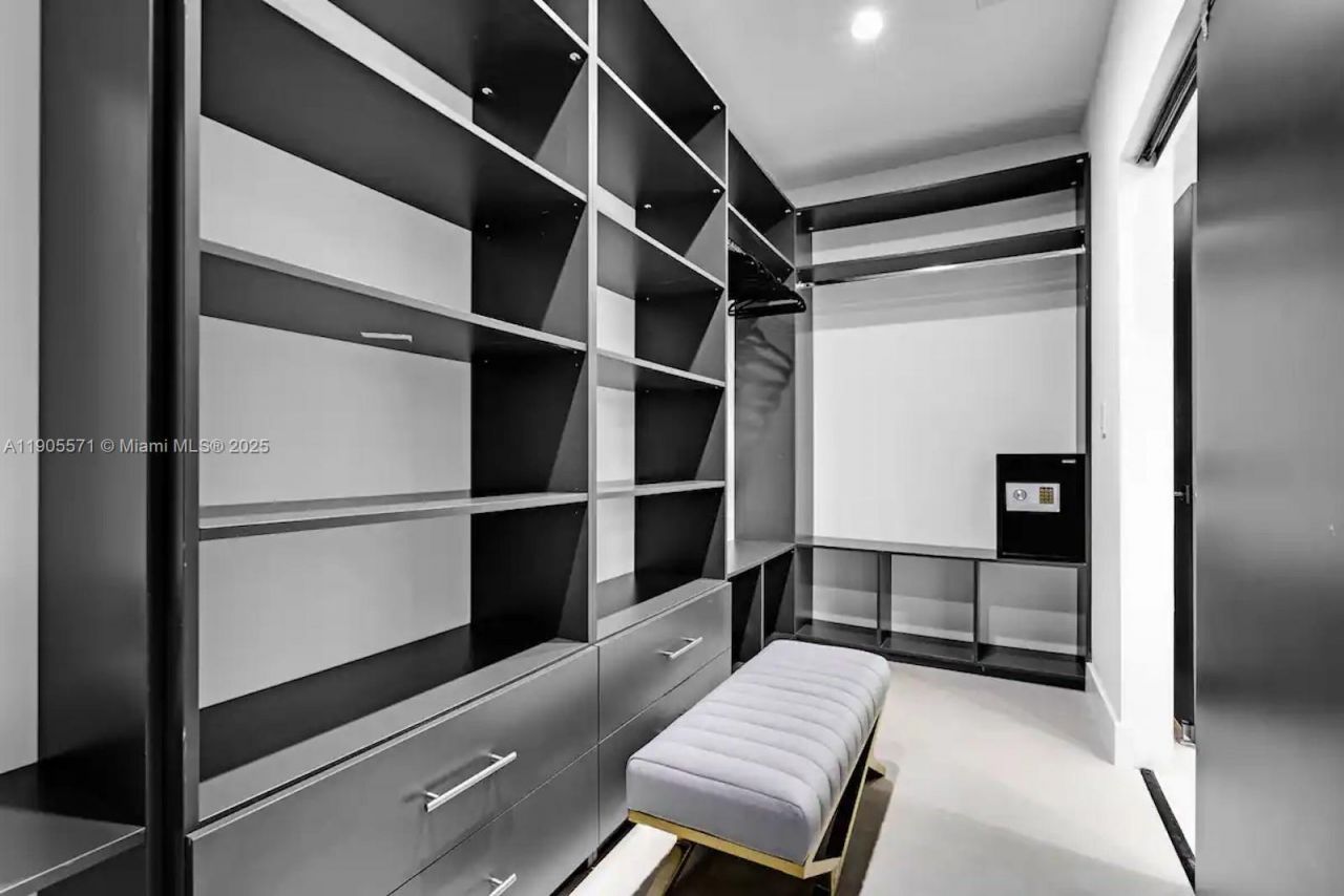 32 N Bounty Ln, Unit 32, Key Largo, FL 33037 Photo