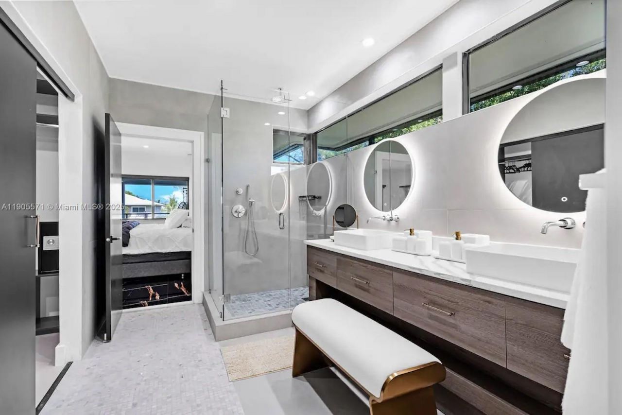 32 N Bounty Ln, Unit 32, Key Largo, FL 33037 Photo