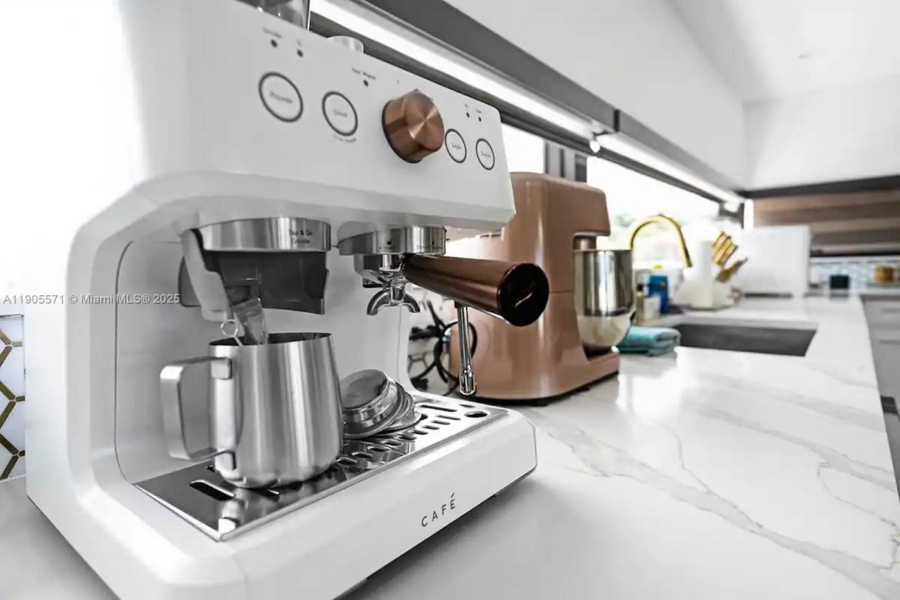 32 N Bounty Ln, Unit 32, Key Largo, FL 33037 Photo