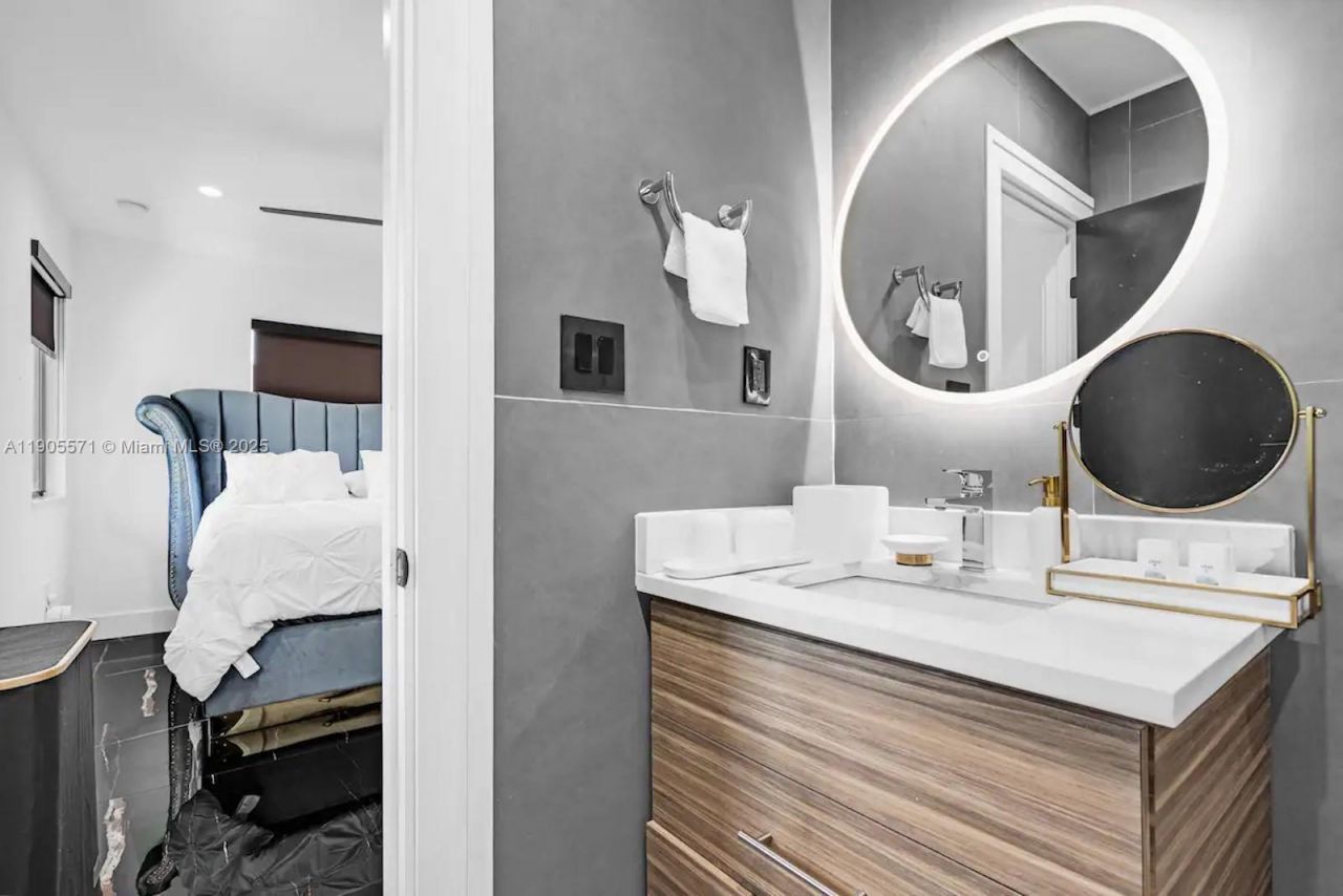 32 N Bounty Ln, Unit 32, Key Largo, FL 33037 Photo