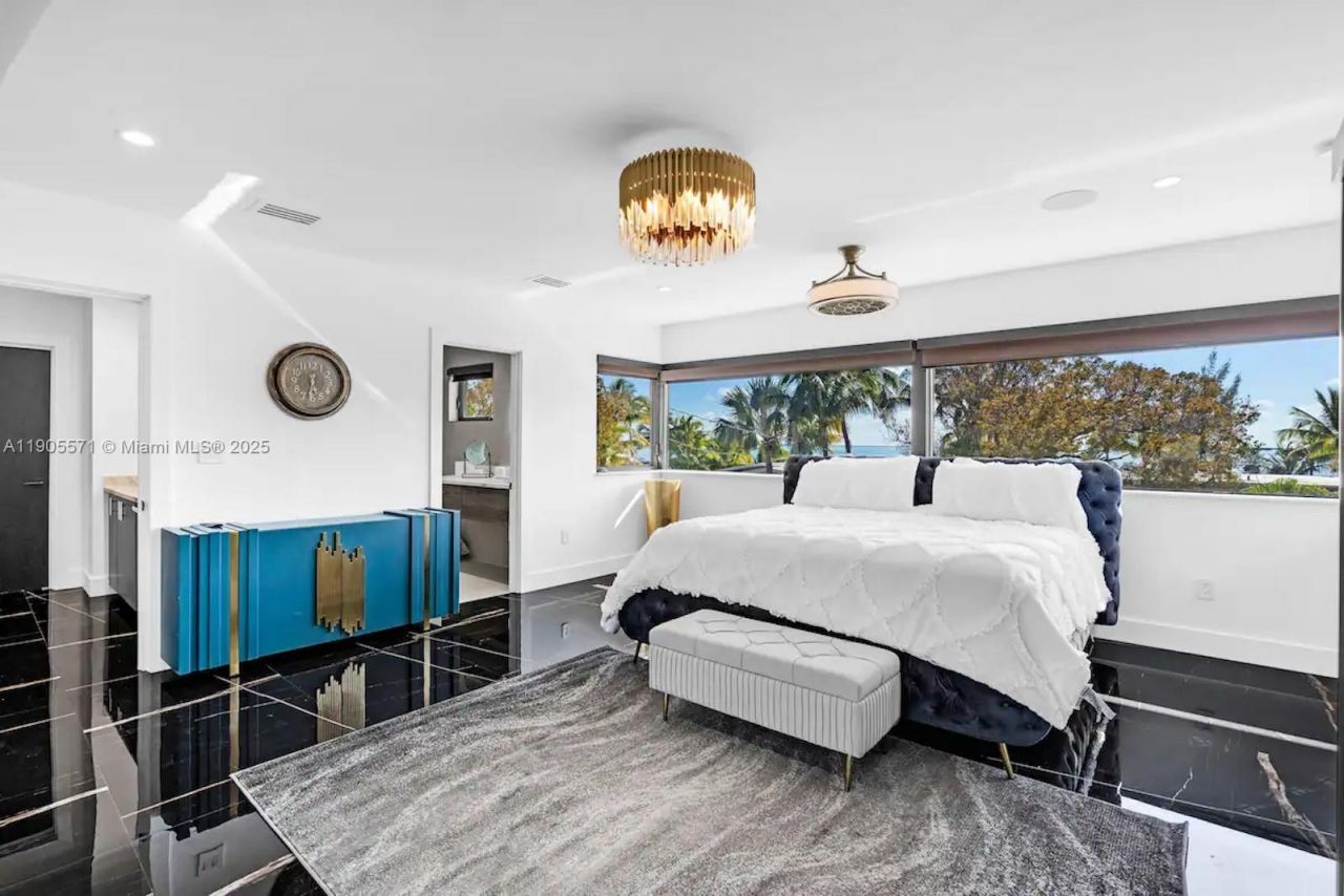 32 N Bounty Ln, Unit 32, Key Largo, FL 33037 Photo