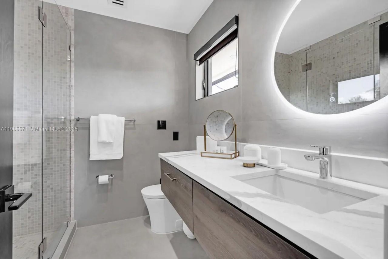 32 N Bounty Ln, Unit 32, Key Largo, FL 33037 Photo