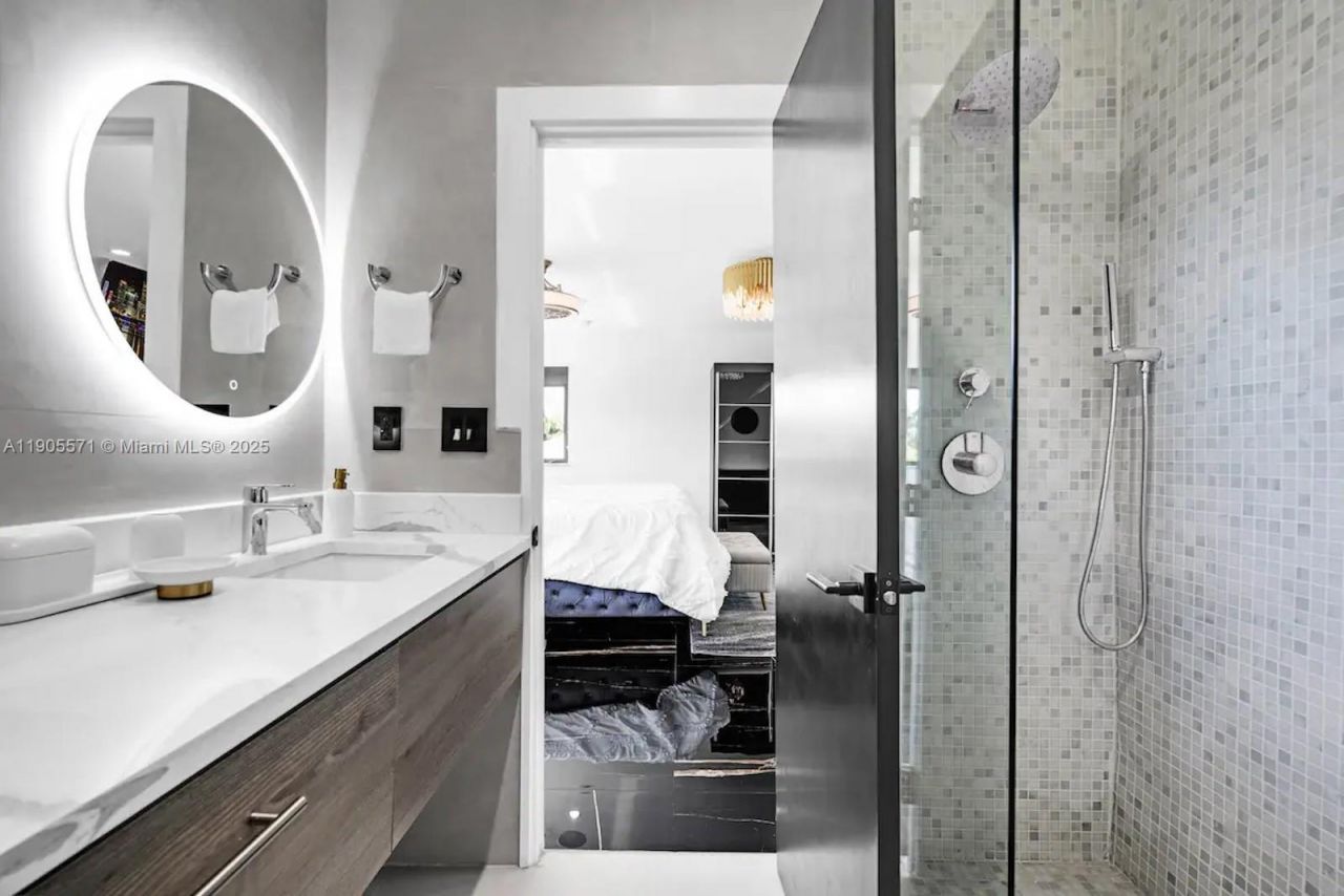 32 N Bounty Ln, Unit 32, Key Largo, FL 33037 Photo