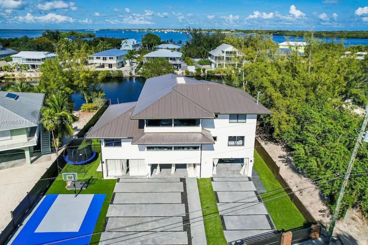 32 N Bounty Ln, Unit 32, Key Largo, FL 33037 Photo