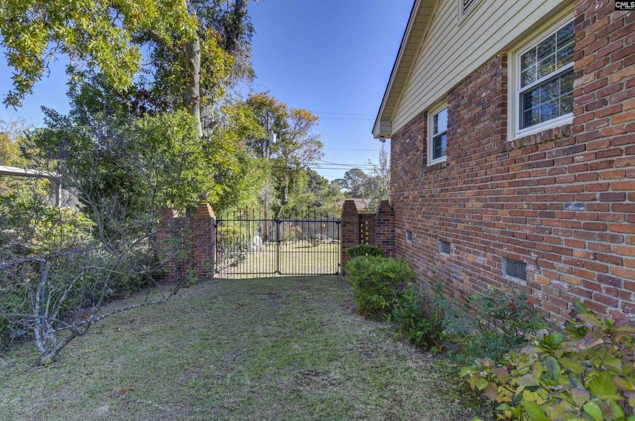 3908 Overdale Drive Photo 4