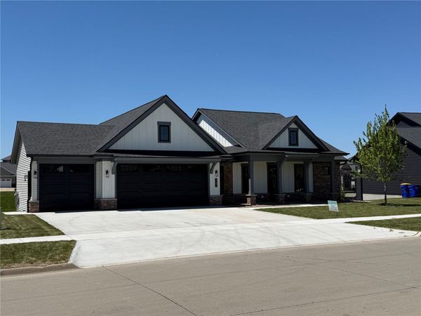 707 Cedar Bend, Solon, IA 52333