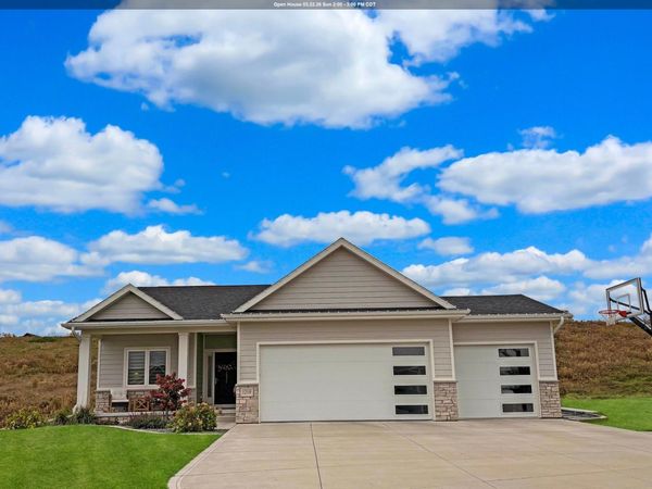 1219 Blackhawk Ct, Hinton, IA 51024