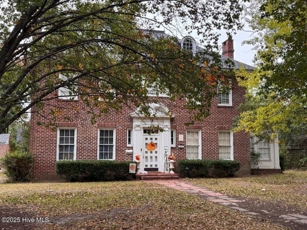 1307 Saint Andrew Street, Tarboro, NC 27886 Main Photo