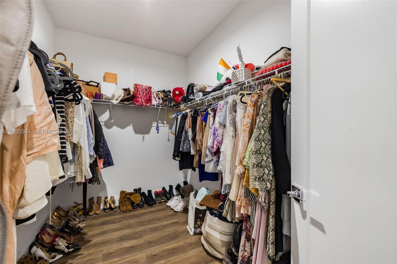 8156 NW 43rd St, Doral, FL 33166 Photo