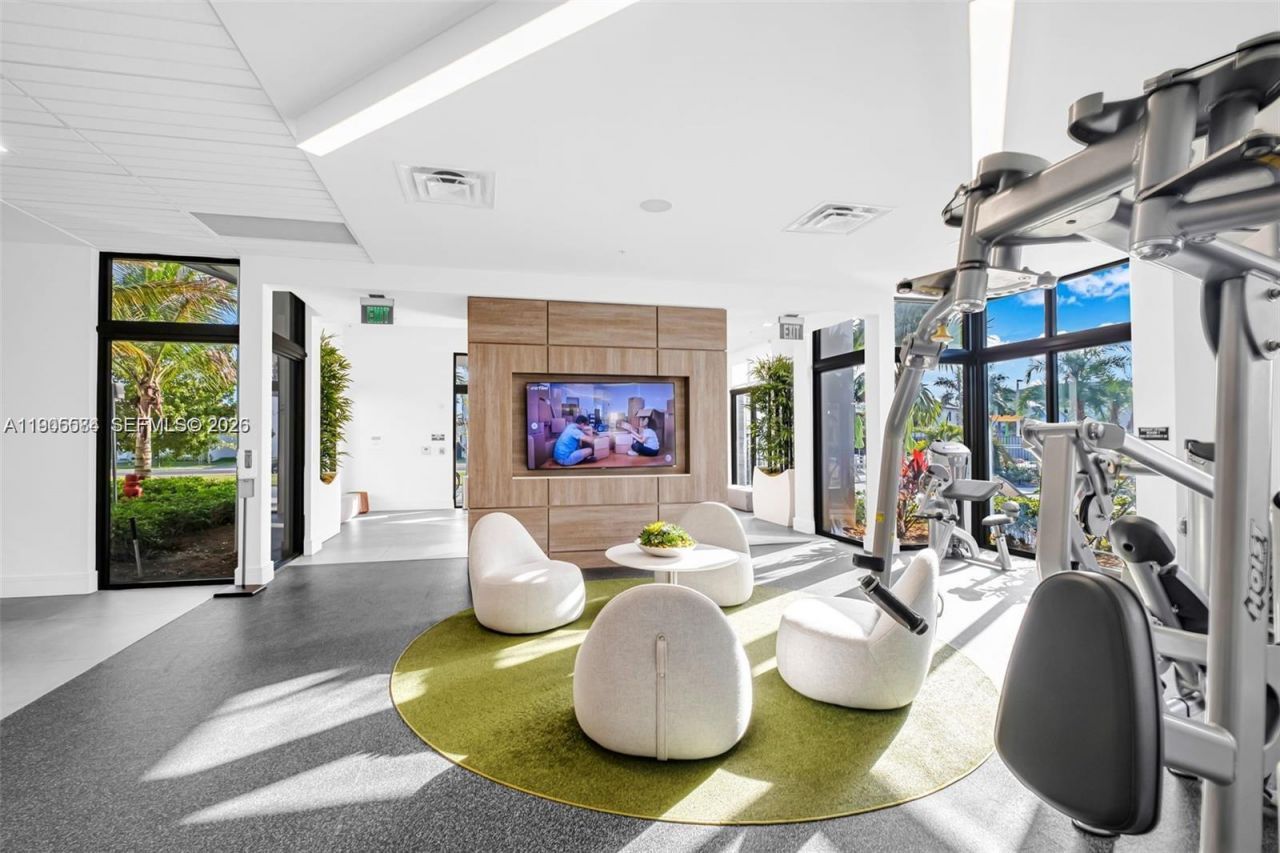 8156 NW 43rd St, Doral, FL 33166 Photo