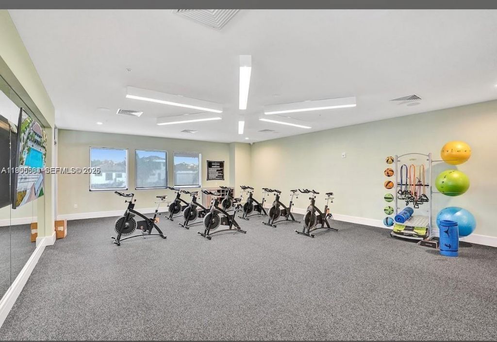 8156 NW 43rd St, Doral, FL 33166 Photo