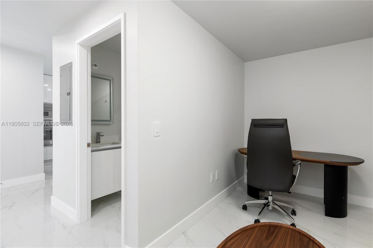 700 NE 24th St, Unit 4002, Miami, FL 33137 Photo