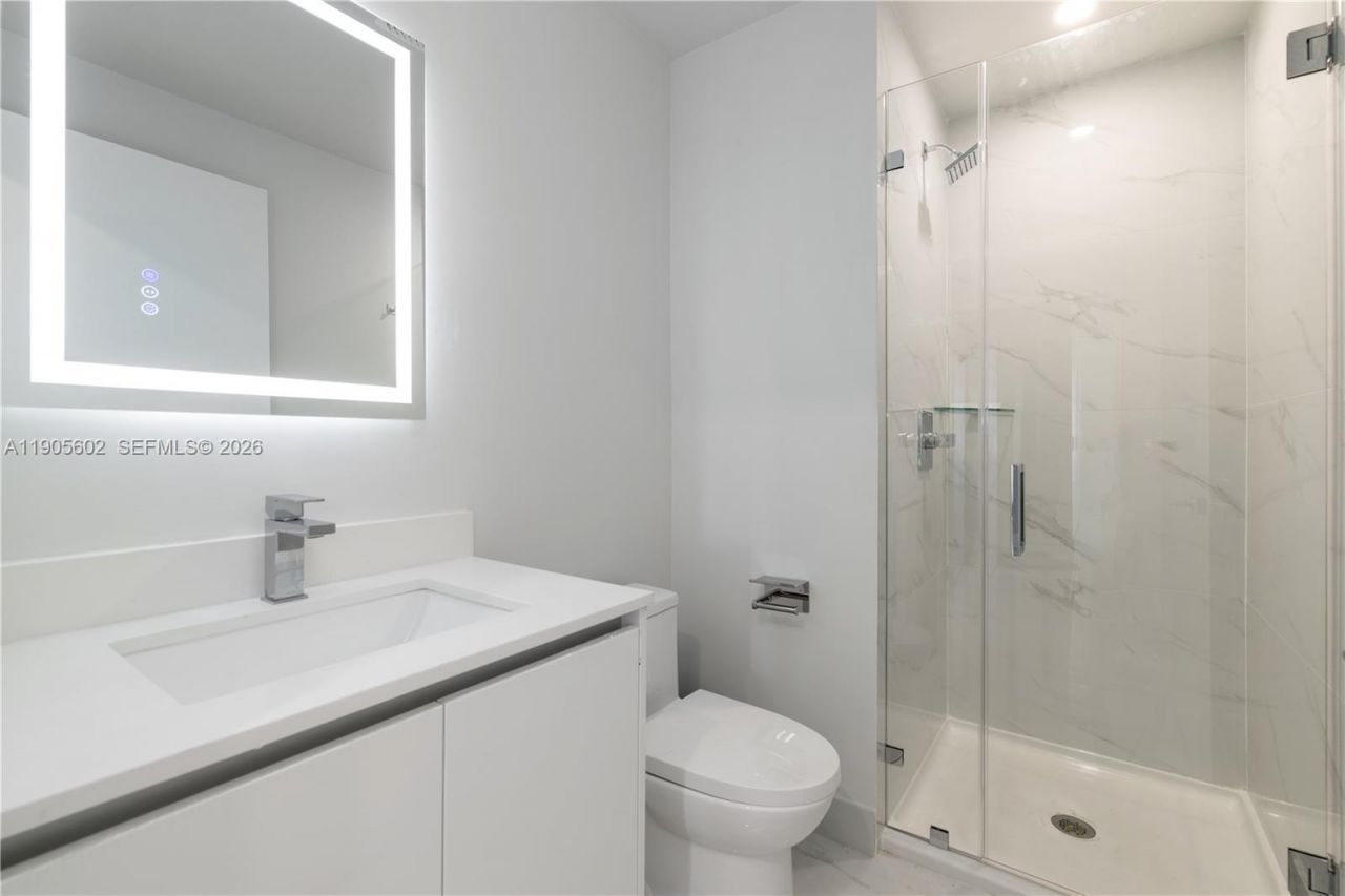 700 NE 24th St, Unit 4002, Miami, FL 33137 Photo