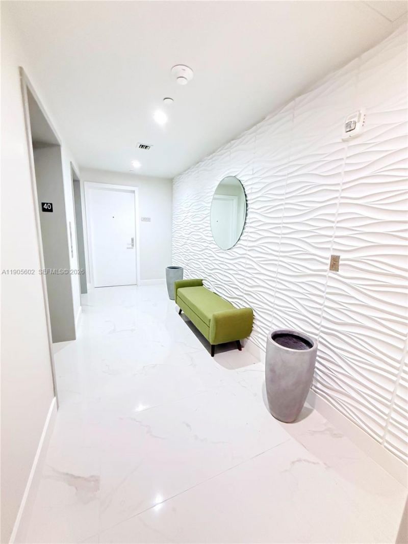 700 NE 24th St, Unit 4002, Miami, FL 33137 Photo