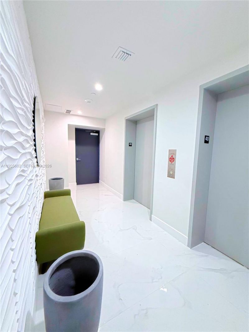 700 NE 24th St, Unit 4002, Miami, FL 33137 Photo