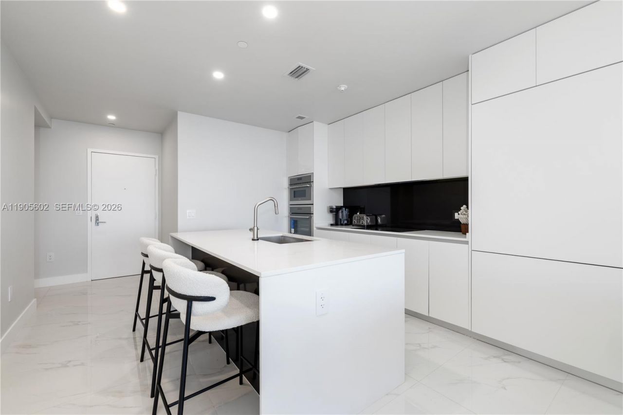 700 NE 24th St, Unit 4002, Miami, FL 33137 Photo