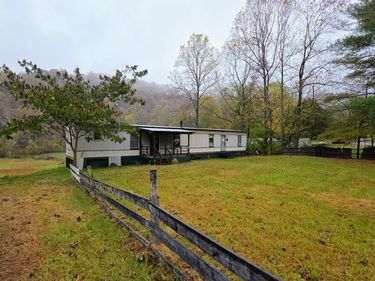 5939 KY-66 , Big Creek, KY 40914