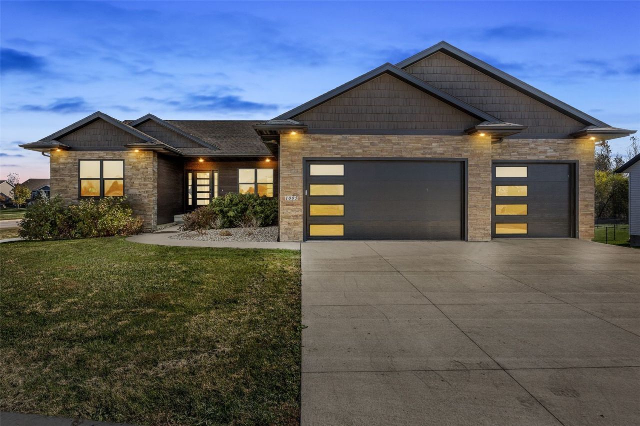 1005 Alexis Court, Marion, IA 52302 Main Photo