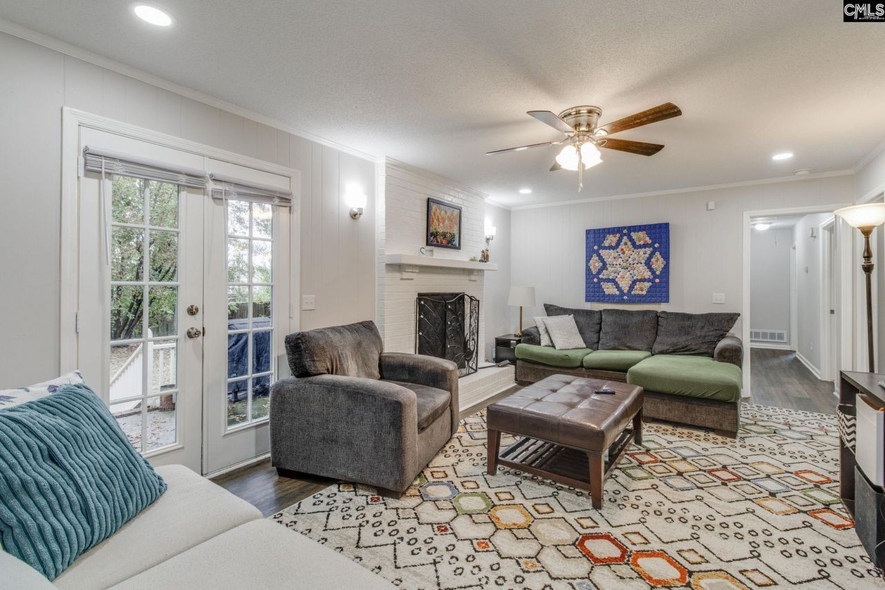 519 Charing Cross Road Photo 13