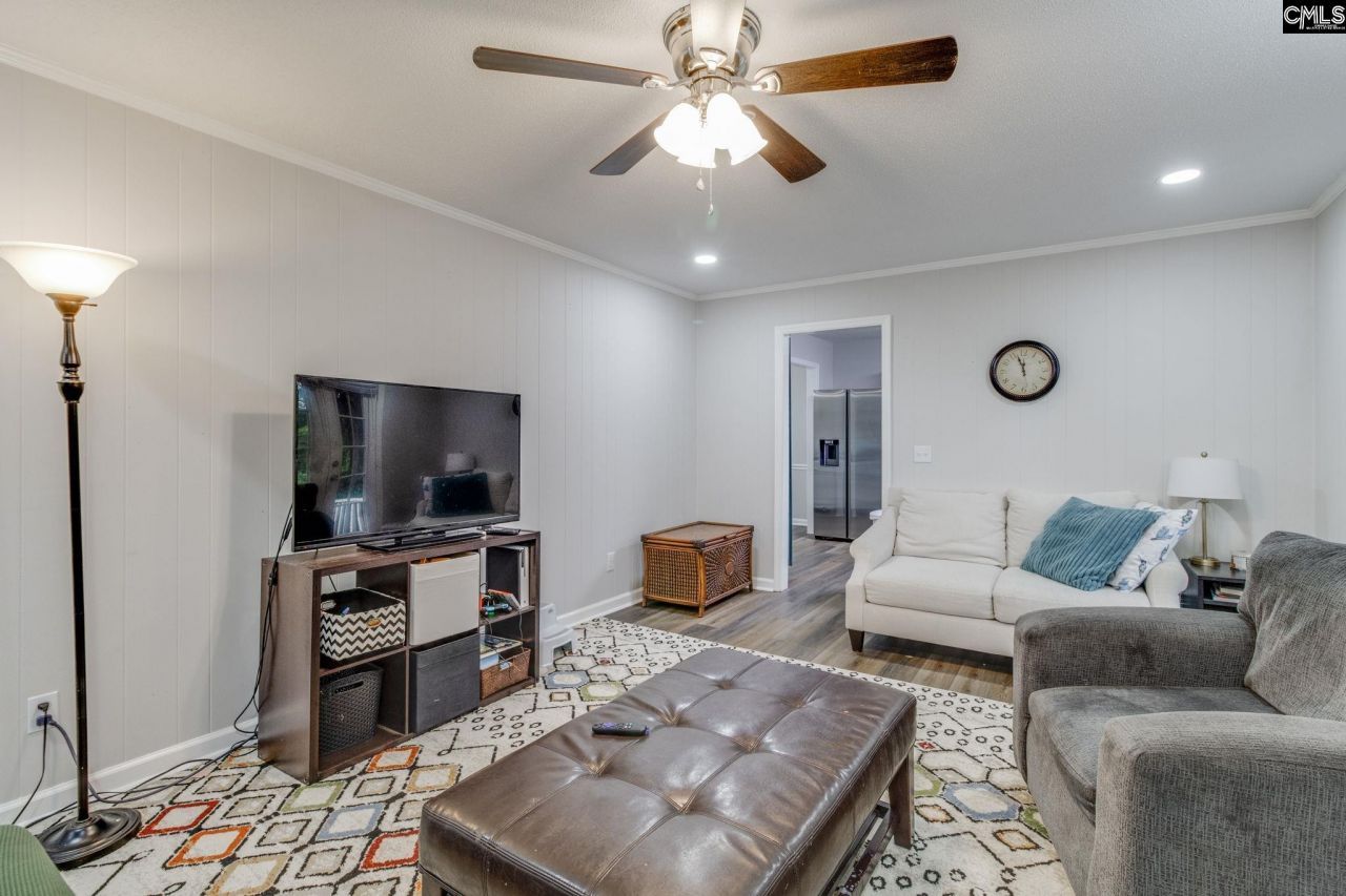 519 Charing Cross Road Photo 15