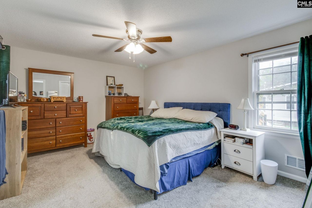 519 Charing Cross Road Photo 17