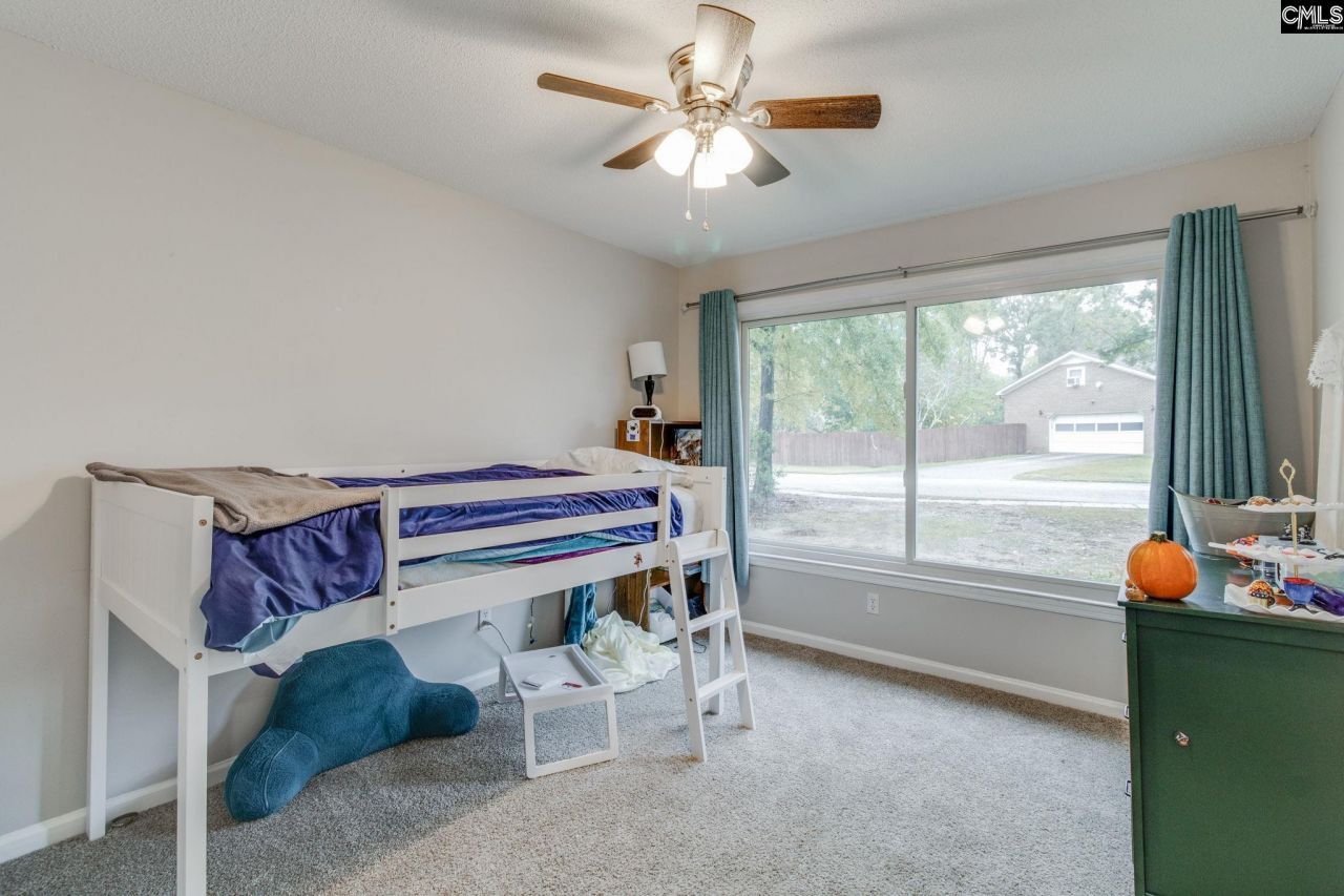 519 Charing Cross Road Photo 23