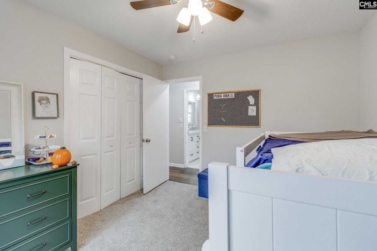 519 Charing Cross Road Photo 24