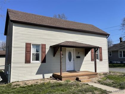 889 N 1st Street Breese, IL 62230