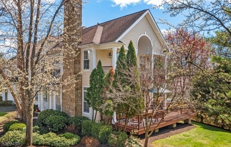 601 Lindabury Ln, Tewksbury, NJ 07979 Main Photo