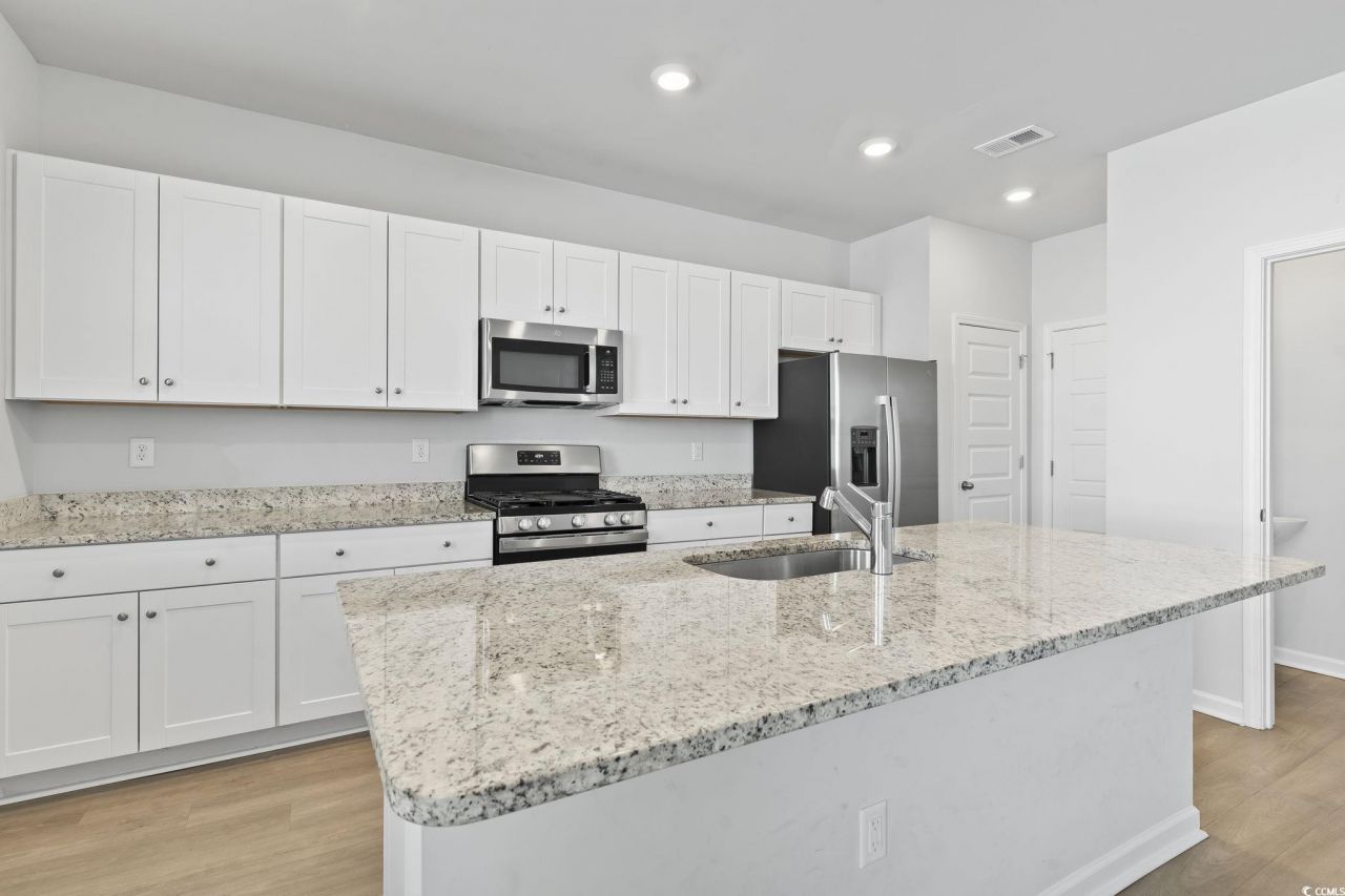 78 S Reindeer Rd. Photo 10