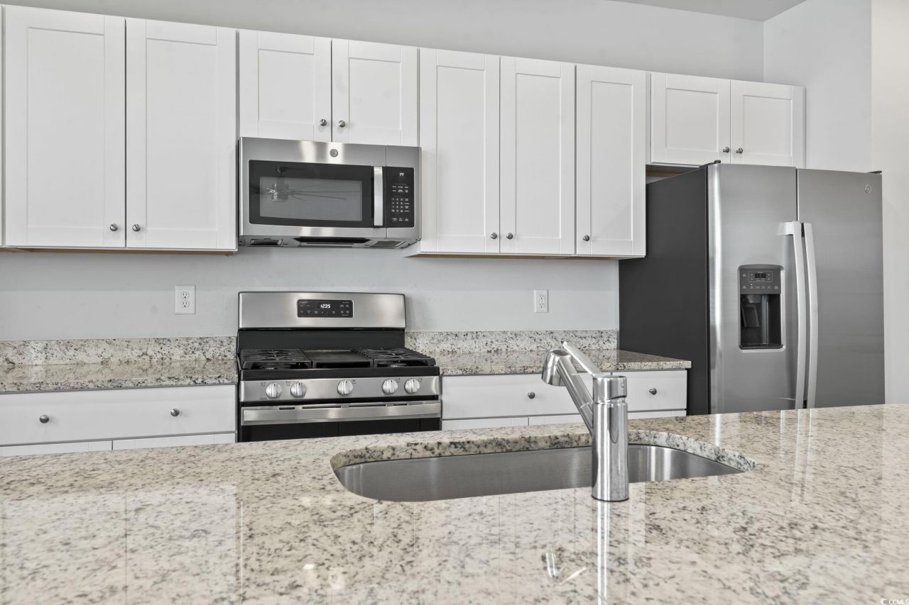 78 S Reindeer Rd. Photo 11