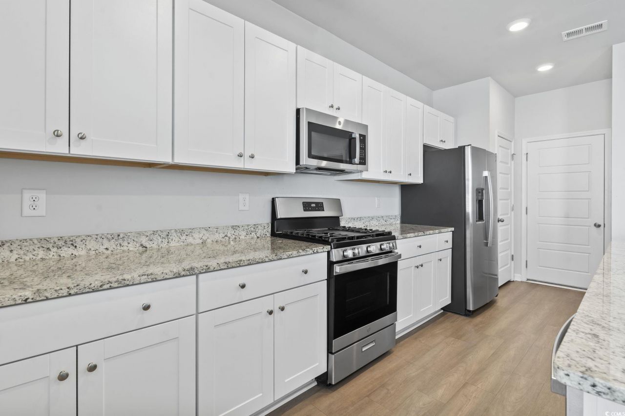 78 S Reindeer Rd. Photo 12