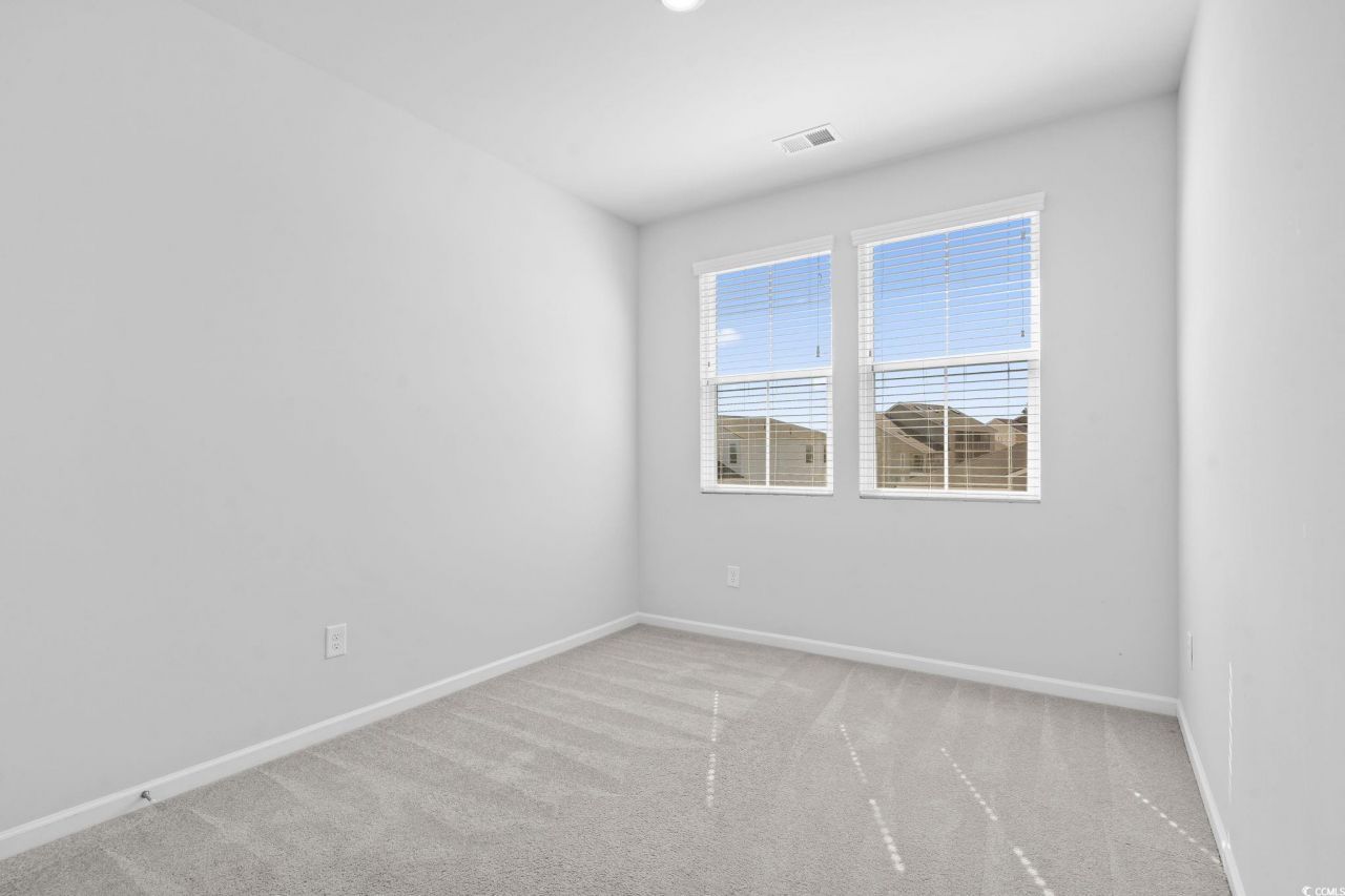 78 S Reindeer Rd. Photo 21