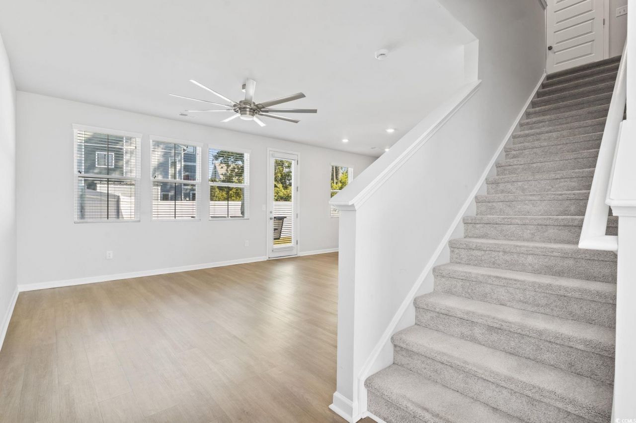 78 S Reindeer Rd. Photo 7